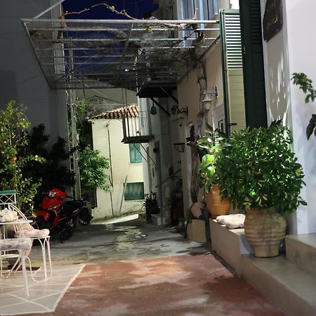 Cane'S Family Guest House Plomari Esterno foto